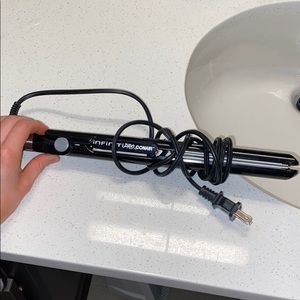 Infiniti pro cobra straightener! Great condition